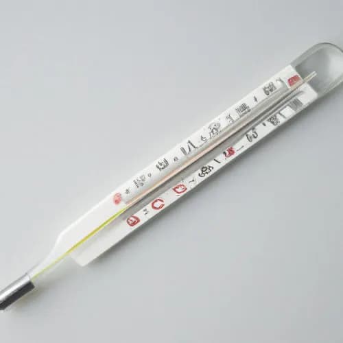 Skuteczne i bezpieczne sposoby na zbijanie temperatury u dziecka – co działa?