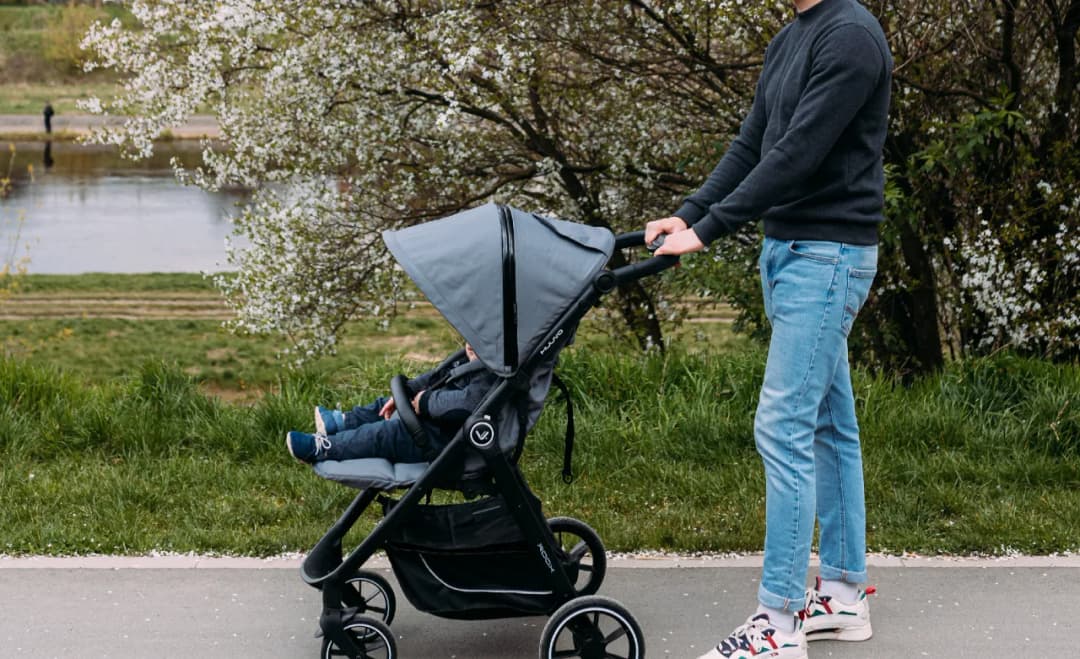 Kiedy kupić wózek dla dziecka? Uniknij błędów i wybierz najlepszy moment!